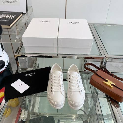 Picture of Celine Shoes Women _SKUfw121642189fw